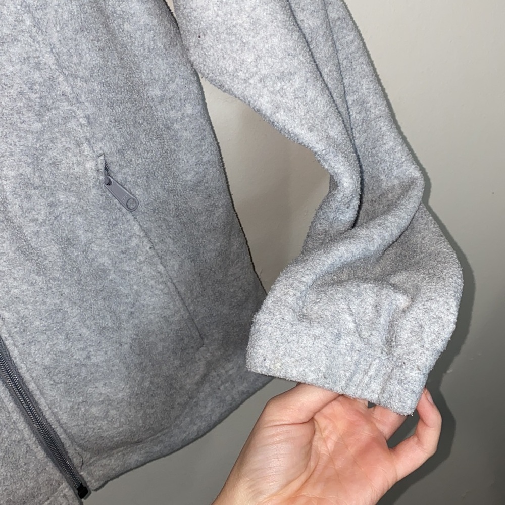 🐚Grey Columbia zip up! - Picture 4 of 8